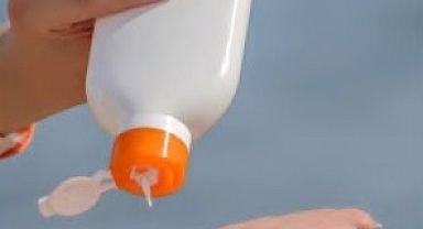 Uzmanlar uyardı; Güneş kremi deyip geçmeyin, doğru kullanım önemli