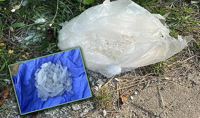 Yol kenarına uyuşturucu atıp kaçmaya çalıştılar