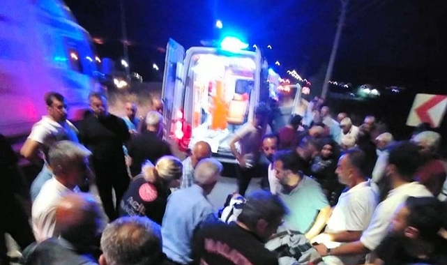 Yolcu obüsü ile hafif ticari araç çarpıştı: 1’i ağır 5 yaralı