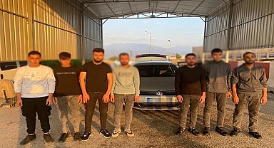 17 düzensiz göçmen 3 organizatör yakalandı