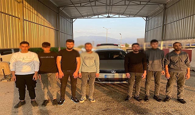 17 düzensiz göçmen 3 organizatör yakalandı