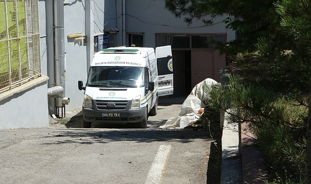 27 yaşındaki genç, göğsünden silahla vurulmuş halde bulundu
