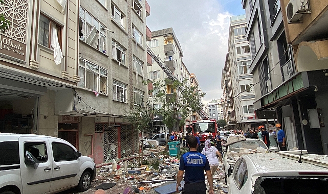5 katlı binada büyük patlama: Ölü ve yaralılar var