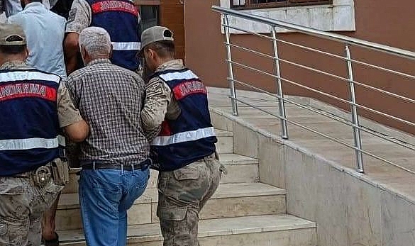 Balkonda otururken üstlerini kurşun yağdı