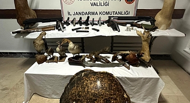 Baskın yapılan evden cephanelik çıktı