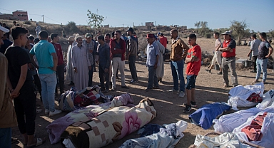 Depremde can kaybı 2 bin 12'ye yükseldi