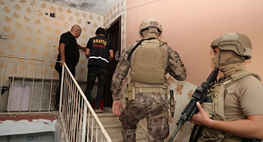 Depremzedeleri dolandıranlara şafak operasyonu: 10 gözaltı