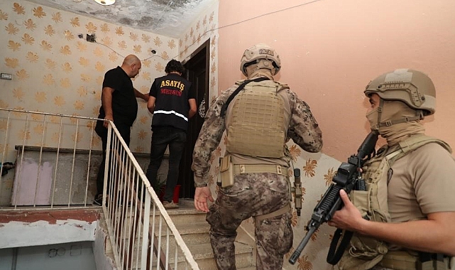 Depremzedeleri dolandıranlardan şüphelilerden 4'ü tutuklandı
