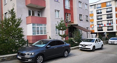 Eşini ve iki çocuğunu rehin aldı!