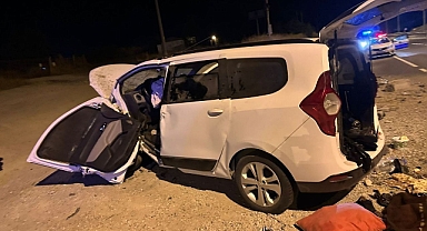Feci trafik kazası : Ölü ve yaralılar var
