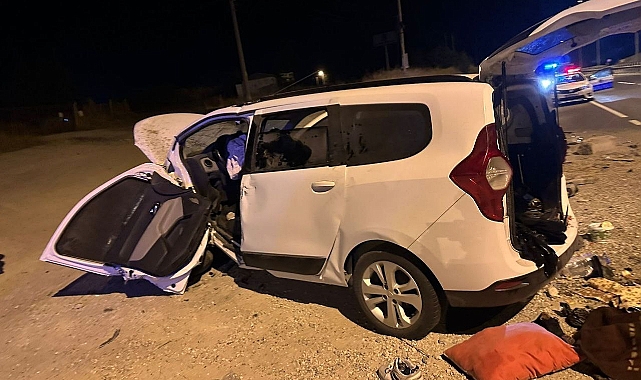 Feci trafik kazası : Ölü ve yaralılar var