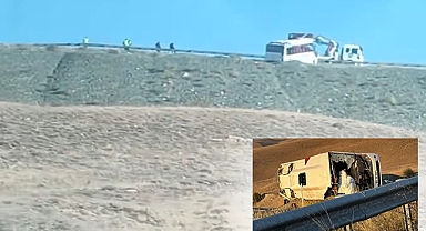 Göçmenleri taşıyan midibüs takla attı: Çok sayıda ölü ve yaralı var