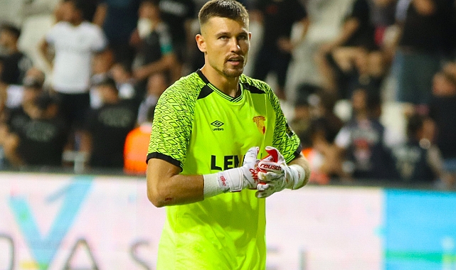 Göztepeli Mateusz Lis, kalesinde güven veriyor