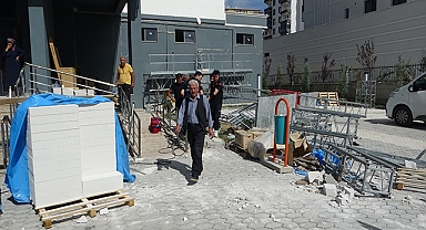 İnşaat iskelesi çöktü, 2 işçi yaralandı