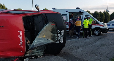  İşçileri taşıyan minibüs takla attı: Çok sayıda yaralı var