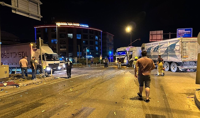 Işık ihlali kazaya neden oldu: 2 tır çarpıştı