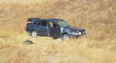 Kontrolden çıkan otomobil şarampole uçtu; 2 yaralı