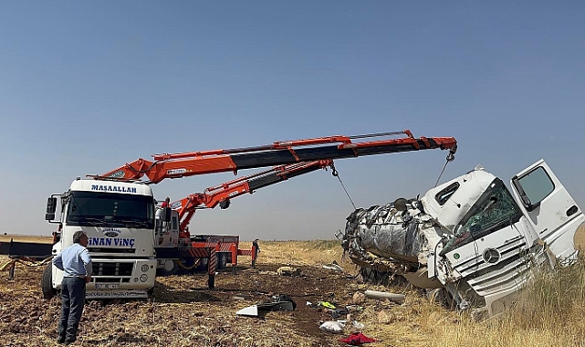 Kontrolden çıkan tır devrildi: 1 kişi yaralandı