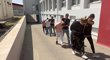 Lüks otomobilden 1 kilogram 950 gram esrar çıktı