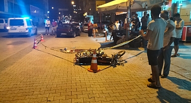 Motosiklet ile otomobil çarpıştı: 1 ölü