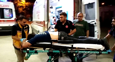 Oda arkadaşını sokakta sırtından bıçakladı