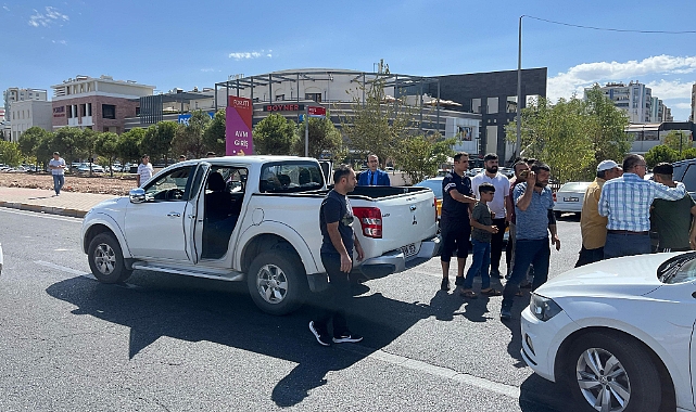 Okula giderken pikap çarptı! 1 yaralı