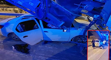 Otomobil asfalt makinesine arkadan çarptı: 1 ölü, 4 yaralı