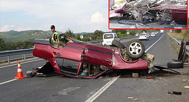 Otomobil bariyerlere çarptı: Ölü ve yaralılar var