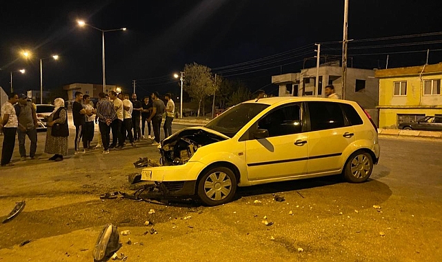 Otomobil motosikletle çarpıştı: Yaralı var