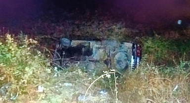 Otomobil şarampole devrildi