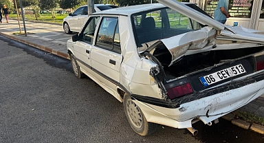 Şanlıurfa’da kamyon araçların arasına daldı