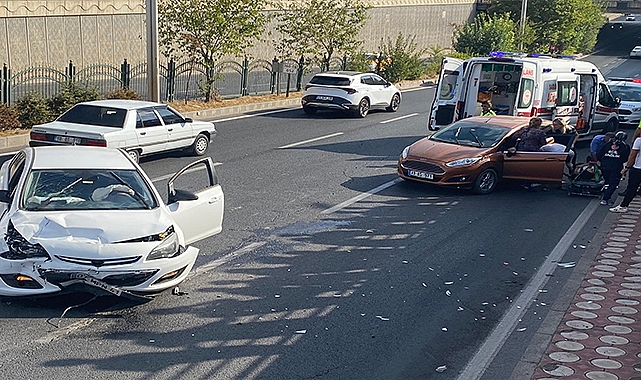 Şanlıurfa'da otomobiller çarpıştı: Yaralı var