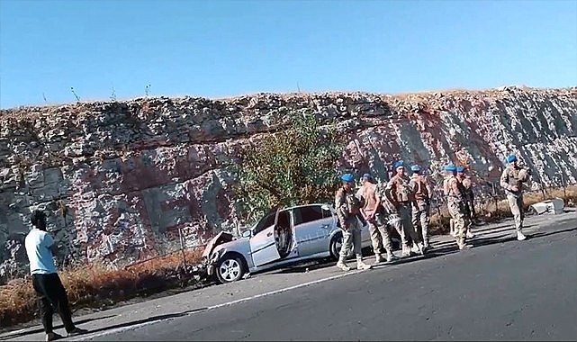 Şanlıurfa otobanda kaza: yaralılar var