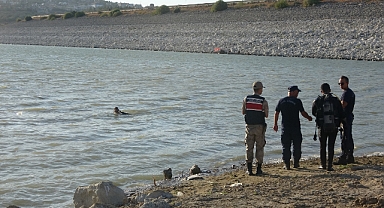 Serinlemek için girdikleri baraj kendilerine mezar oldu