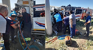 Seyir halinde uykuya dalan şoför kaza yaptı