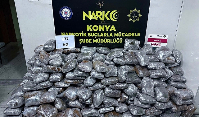 Soğan yüklü tırdan kilolarca uyuşturucu madde çıktı