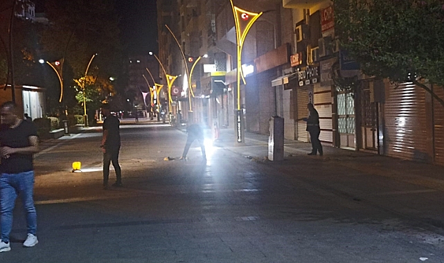 Sokak ortasında silahlı saldırı! Ölü ve yaralı var