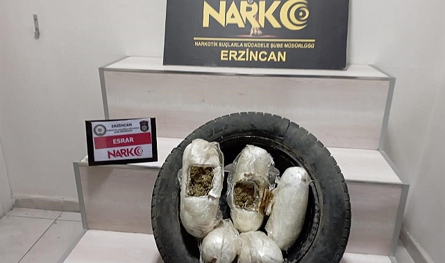 Stepneye saklanan 3 kilo 288 gram esrar ele geçirildi