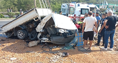 Su kanalına giren kamyonet hurdaya döndü: 1 ölü, 1 yaralı