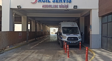 Tır ile kamyonet çarpıştı: 1 ölü, 9 yaralı