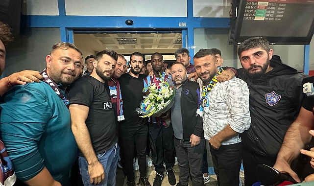 Trabzonspor taraftarı, yeni transferini coşkuyla karşıladı
