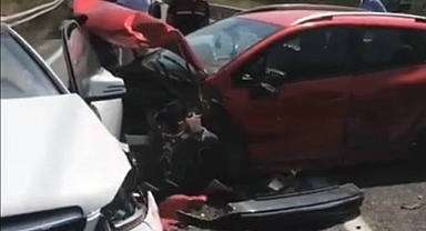 Zincirleme trafik kazası: 12 yaralı