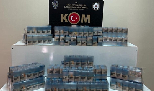 Binlerce cinsel içerikli kaçak malzeme ele geçirildi
