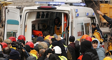 Depremde 100 kişiye mezar olan binada yeni gelişme!