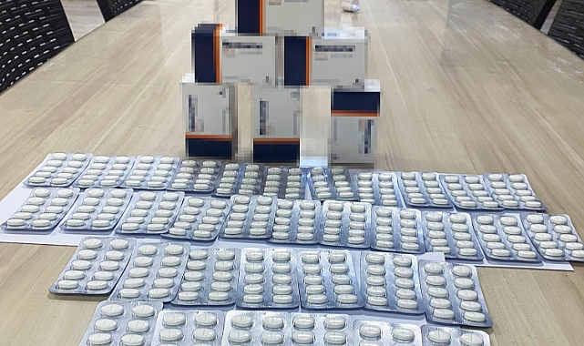 Durdurulan 2 şüphelinin üzerinde uyuşturucu çıktı