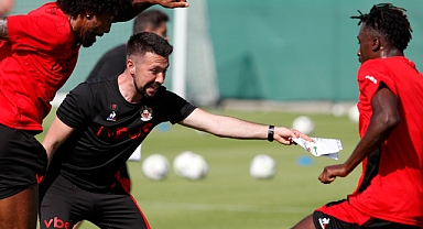 Farioli, Fransa'da 8 hafta Türkiye kariyerini geride bıraktı