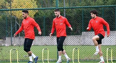 Fenerbahçe’de 12 futbolcu milli mesaide