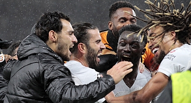 Galatasaray'dan, Manchester United'a karşı 2. galibiyet