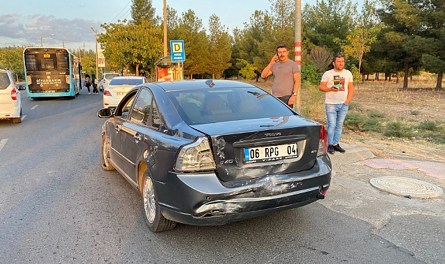 Hasta taşıyan ambulans kazaya karıştı: Yaralı var