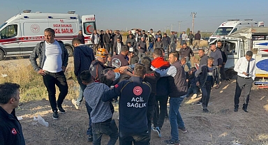 Hayvan yüklü kamyonet servis minibüsü ile çarpıştı: 2 ölü, 19 yaralı